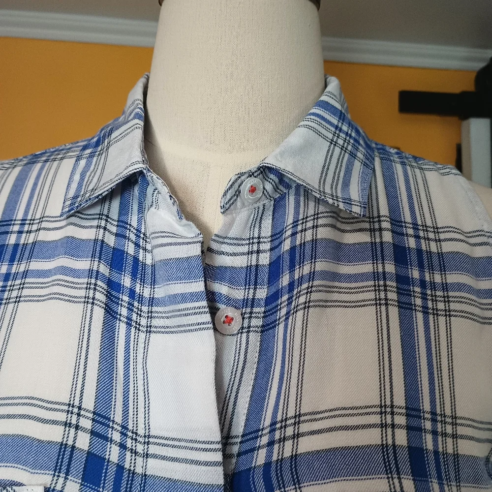 Max Jean's Blue and White Plaid Sleeveless Button Down Top Size M - Picture 5 of 11